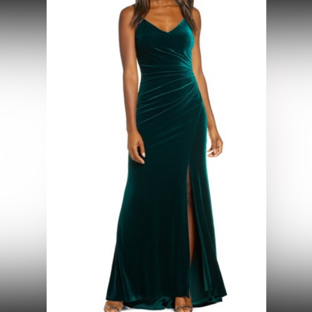 Vince Camuto Velvet Emerald Green Full Length Formal Dress - Size 8
